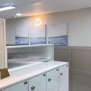 Hostel The Cube House - Female Only, Seoul