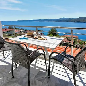 studios-sultana-arava.hotelschalkidiki.net/